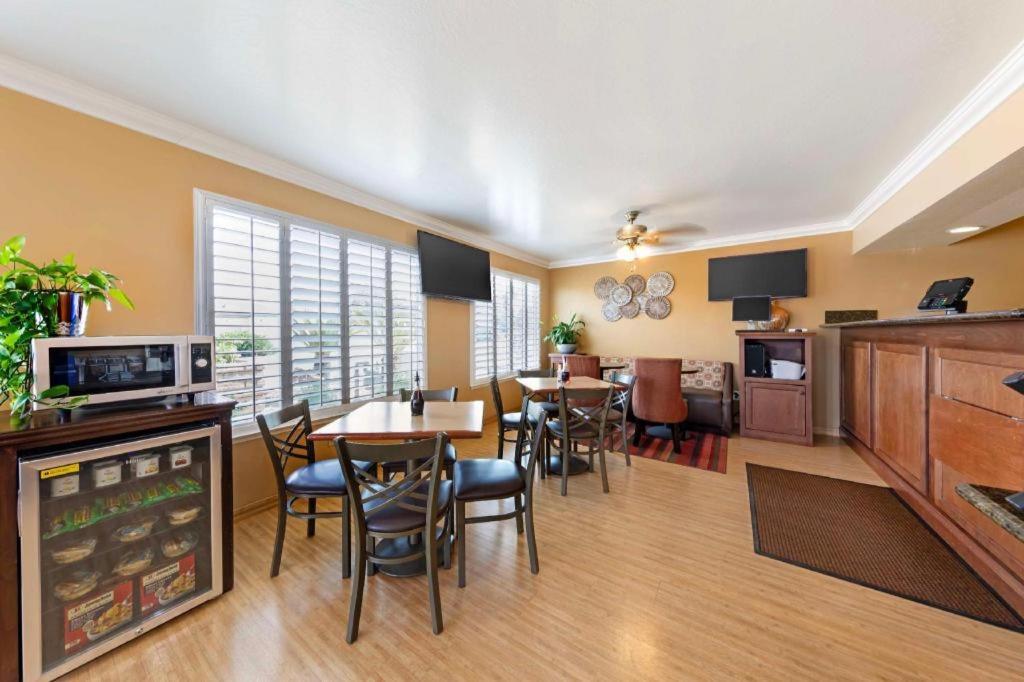 Best Western Hanford Inn Esterno foto