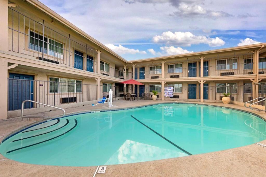 Best Western Hanford Inn Esterno foto