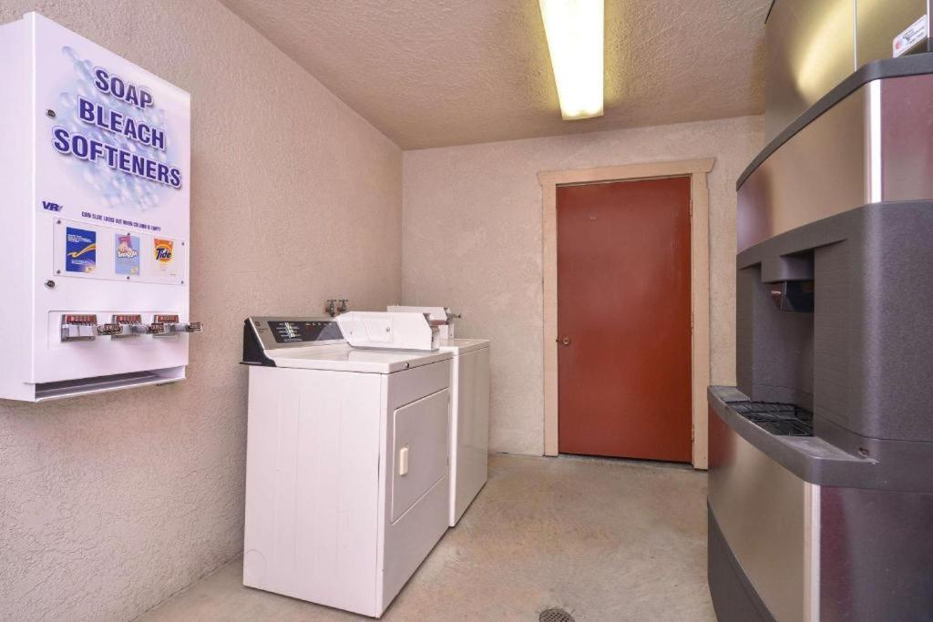 Best Western Hanford Inn Esterno foto